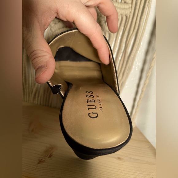 Guess size 9 short heal - Picture 2 of 4